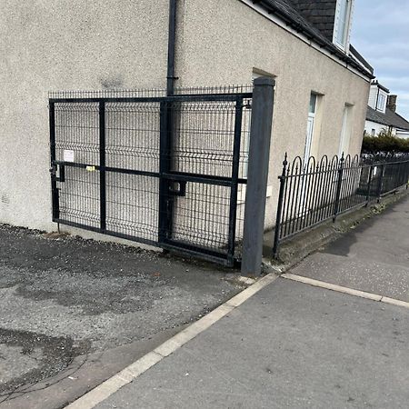 4 Bed Bungalow Near Airport EDI Exterior foto