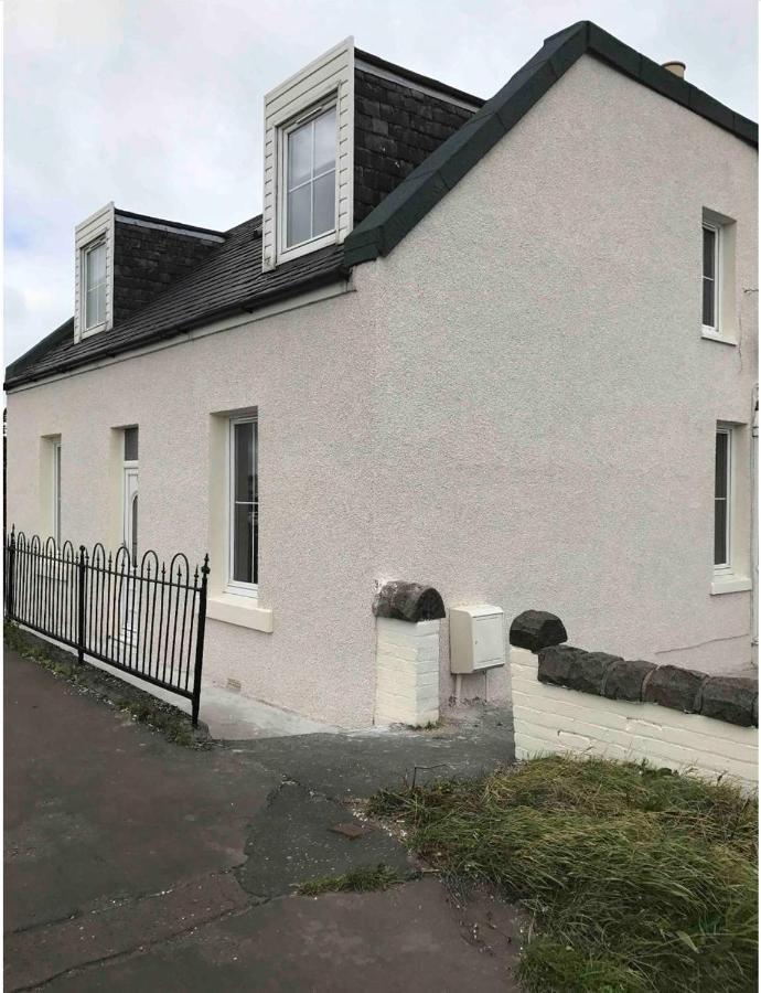4 Bed Bungalow Near Airport EDI Exterior foto