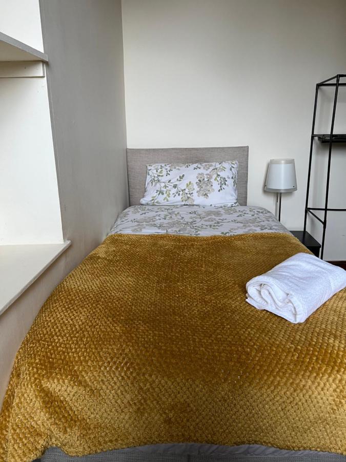4 Bed Bungalow Near Airport EDI Exterior foto