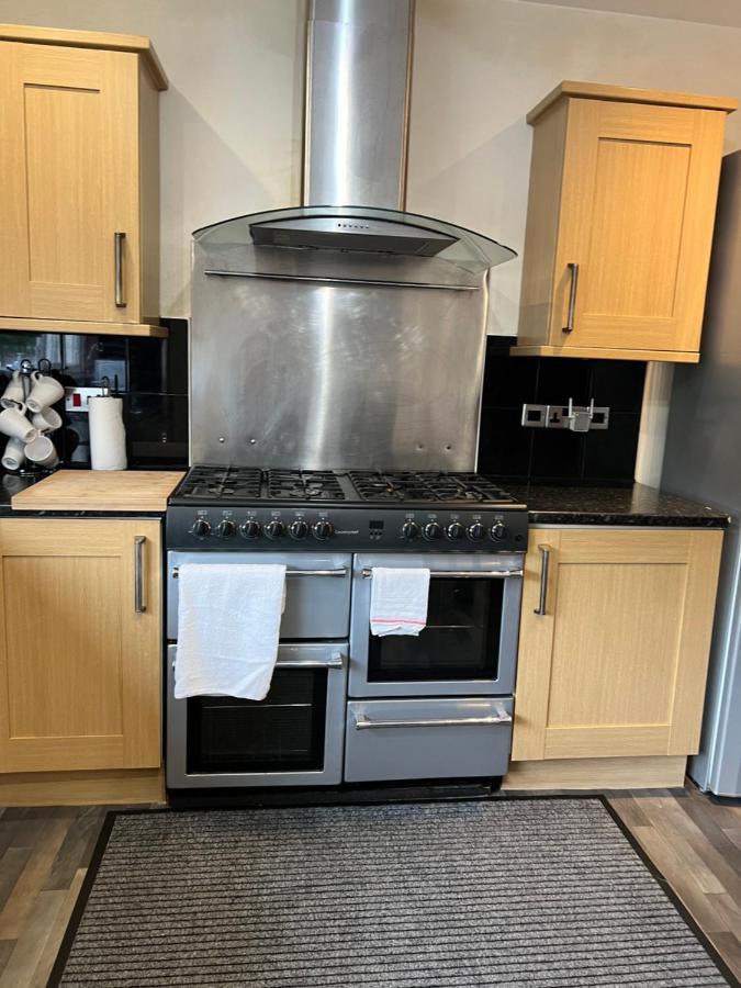 4 Bed Bungalow Near Airport EDI Exterior foto
