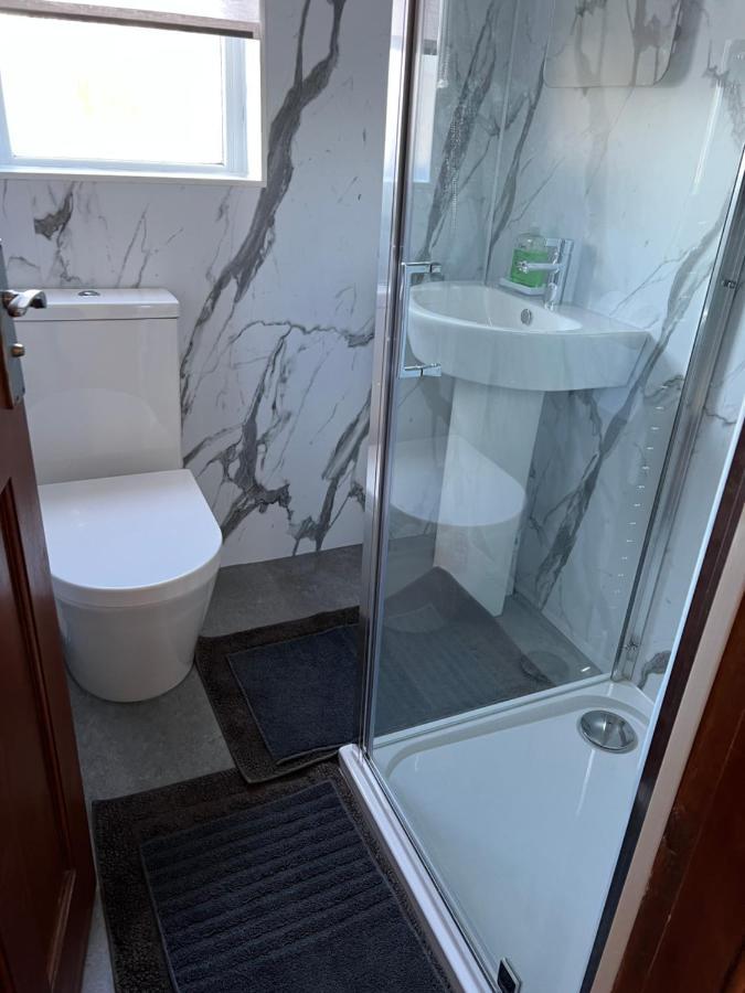 4 Bed Bungalow Near Airport EDI Exterior foto