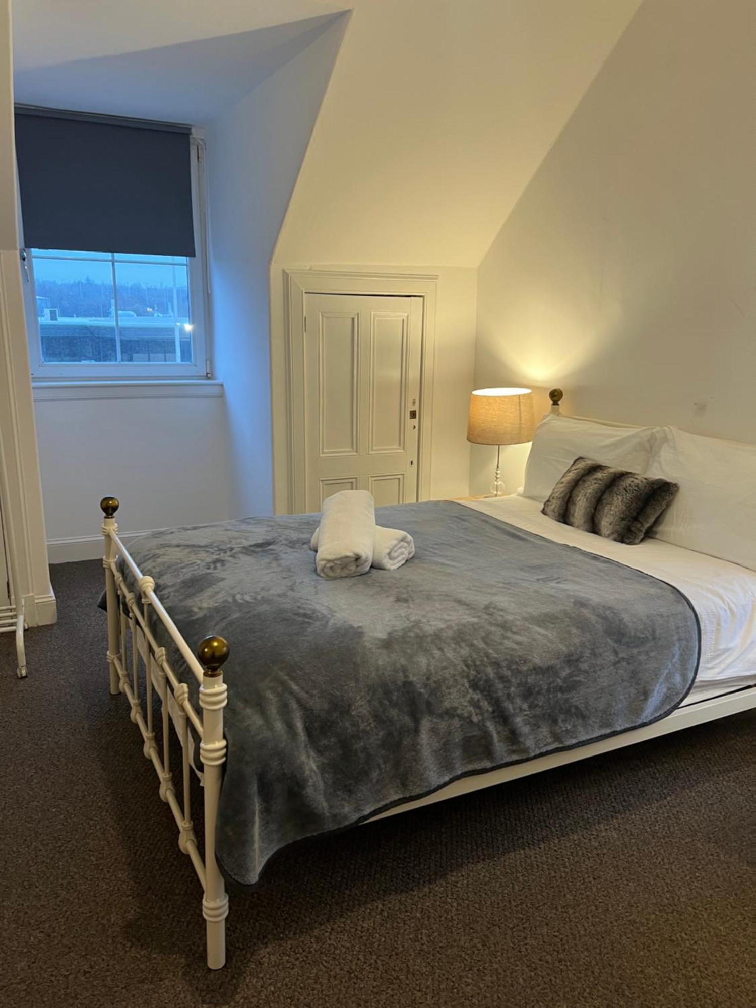 4 Bed Bungalow Near Airport EDI Exterior foto